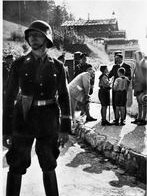 hitler greeting kids, ss guarding, berghof