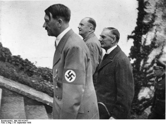 chamberlain and hitler, berghof 1938
