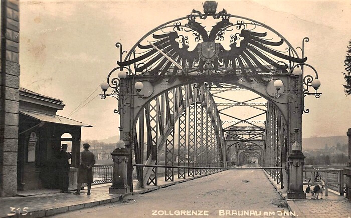 el puente sobre el rio Inn Braunau-am-inn-checkpoint-at-bridge-1910