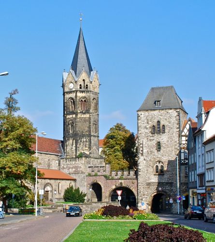 Nikolaikirche and Nikolaitor, eisenach Germany Nikolaikirche and Nikolaitor, eisenach Germany