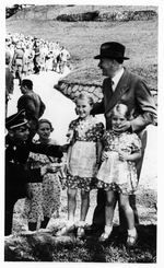 Hitler with two blond girls below Berghof Hitler with two blond girls below Berghof