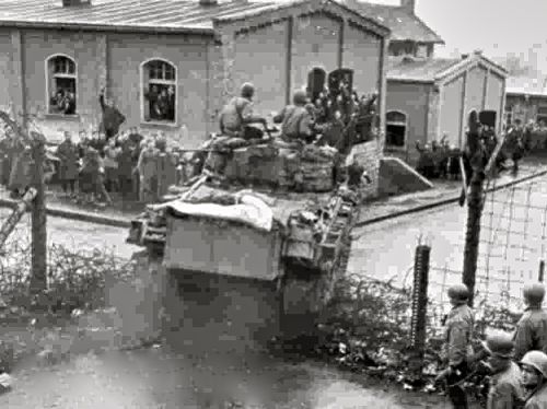 U.S. Army tank arrives at Oflag 13B, 1945